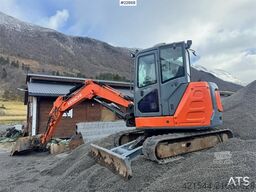 Hitachi ZX65USB-5A crawler excavator – Rototilt – 3 bucket