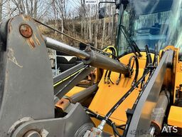 Volvo L30G Wheel Loader w/Bucket – 1410 hours! WATCH VID