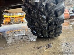 Volvo L30G Wheel Loader w/Bucket – 1410 hours! WATCH VID