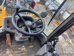 Volvo L30G Wheel Loader w/Bucket – 1410 hours! WATCH VID