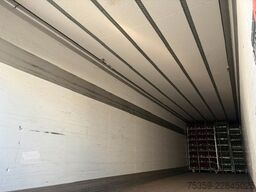 SCHMITZ CARGOBULL Tiefkühlauflieger mit Thermo King
