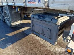 Schmitz Cargobull Curtainsider Standard Getränke