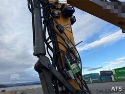 Liebherr R914 excavator with GPS, bucket, and tiltrotator.