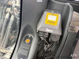 Liebherr R914 excavator with GPS, bucket, and tiltrotator.