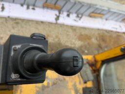 Åkerman EW130 wheel digger w/ a bucket. WATCH VIDEO