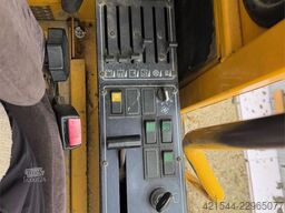 Åkerman EW130 wheel digger w/ a bucket. WATCH VIDEO