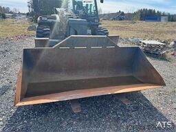 Merlo P40.17 telehandler w/ bucket – pallet forks – jib