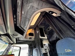 FREIGHTLINER Classic XL
