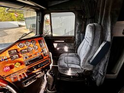 FREIGHTLINER Classic XL
