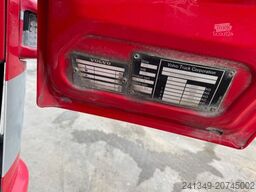 VOLVO FMX-500 8x4 Tridem Hiab 26T