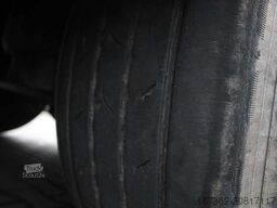 SCHMITZ CARGOBULL SCB*s3t, 2X LIFTING AXLE, 2X PALLET BASKET