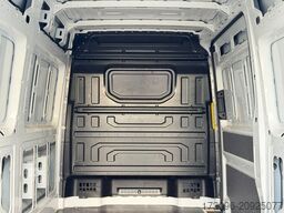 VOLKSWAGEN Crafter Kasten 3.140 Klima, PDC, Tempomat, Touch