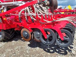 Pöttinger Terrasem V6000 D mit Düngerausstattung
