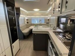 HOBBY Excellent 560 CFe Modell 2025 / 2000 kg