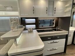 HOBBY Excellent 560 CFe Modell 2025 / 2000 kg