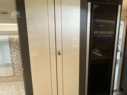 HOBBY Excellent 560 CFe Modell 2025 / 2000 kg