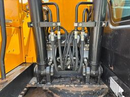 JCB JS 130 LC + T4F