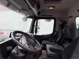 Mercedes-Benz Arocs 3248 K 8x4/4 Arocs 3248 K 8x4/4, Retarder, Navi, Multimedia Cockpit, Bordmatik links