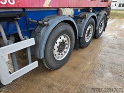 SCHMITZ CARGOBULL Tankchassis mit Tankcontainer, 424.676 KM