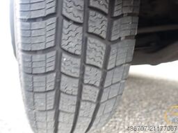 MERCEDES-BENZ Sprinter 516 21 Sitze mit großem Gepäck