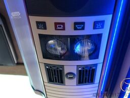 MERCEDES-BENZ Sprinter 516 21 Sitze mit großem Gepäck