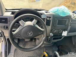 Mercedes-Benz Sprinter 8 Pallets.