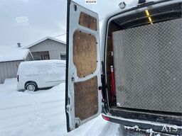Mercedes-Benz Sprinter 4x2 w/ 2 sets of tires and ramp
