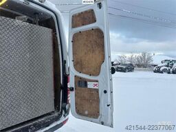 Mercedes-Benz Sprinter 4x2 w/ 2 sets of tires and ramp