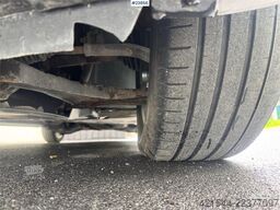 Mercedes-Benz Vito 119 4x4 Van – Two Sets of Tires