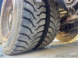 Volvo FH16 700 6x4 heavy-duty tractor unit – 300,000 km