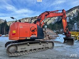 Hitachi ZX225USRLC-6 crawler excavator – GPS – Rototilt –
