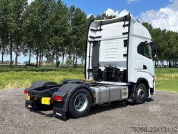 Iveco S-Way AS440S43T/P AT Tractor Head (8 units)