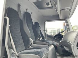 MERCEDES-BENZ Atego 818 L Koffer/LBW Klima Tempomat AHK 3Sitze