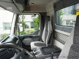 DAF LF 55.220 Skip loader GUIMA PALFINGER