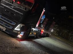 Volvo FH 6x2 tractor unit with ADR approval