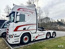 Scania R650 6x4 tractor unit – maintained under a gold se