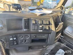 Volvo FH16 700 6x4 heavy-duty tractor unit – 300,000 km
