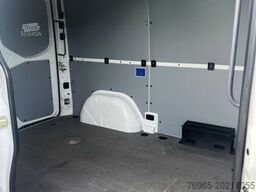 MERCEDES-BENZ Vito 110 KOMPAKT 6G KLIMA TEMPOMAT AHK 3-SITZER