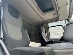 DAF CF 330 FT Sleeper Cab / 645 dkm / NL Truck