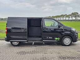 PEUGEOT E-EXPERT L2 50kWh Trekhaak!