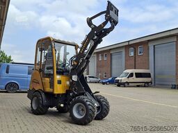 Eurotrac W11LC Kabine 2,55 m Arm 1.300kg Hubkraft