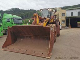Komatsu WA500-8E0