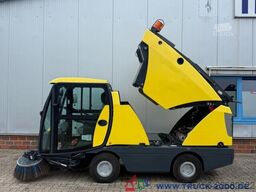 Johnston Bucher Johnston Sweeper CX202 mit EURO 6 Klima