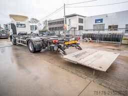 RENAULT D19 320 DXI + DHOLLANDIA