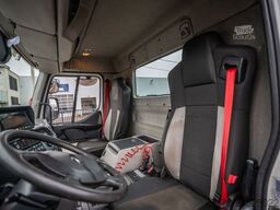 RENAULT D19 320 DXI + DHOLLANDIA