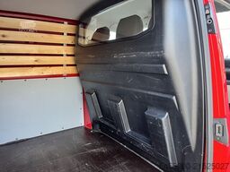 VW Transporter 2.0 TDI L1H1 150PK Automaat Airco C...