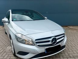 MERCEDES-BENZ A 180 Urban Pano/Auto/Navi/PDC