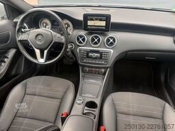 MERCEDES-BENZ A 180 Urban Pano/Auto/Navi/PDC