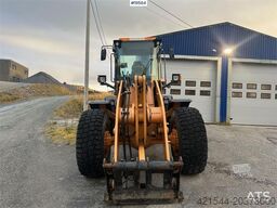 CASE 721E wheel loader w/ bucket. New scale and 2 sets