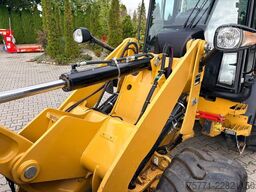 Caterpillar 908M